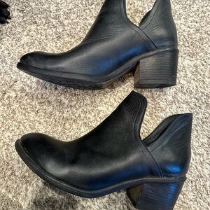 Bueno Leather shoes size 37. Fit 7.5